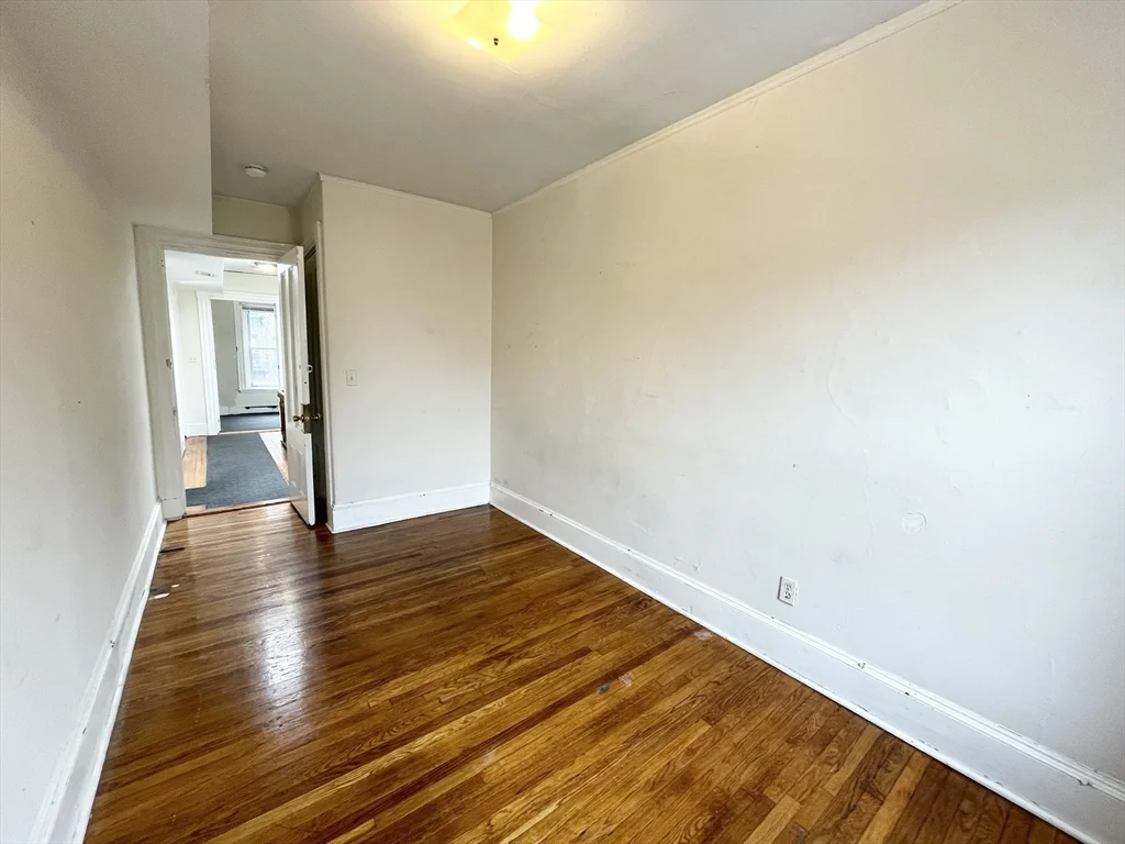 3 bed, 1 bath apartment for rent at 76 Saint Stephen Unit 3, Fenway — photo 3 of 6