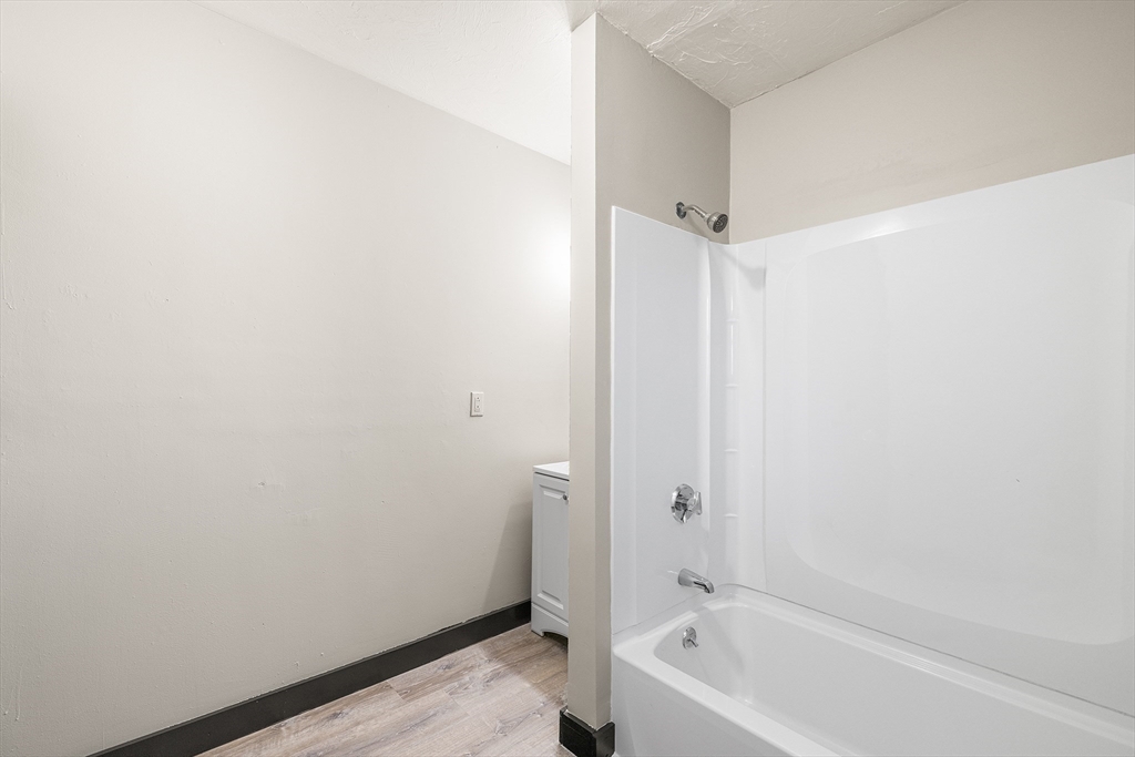 2 bed, 1 bath apartment for rent at 76 Sherman Unit 2, Gardner — photo 5 of 15