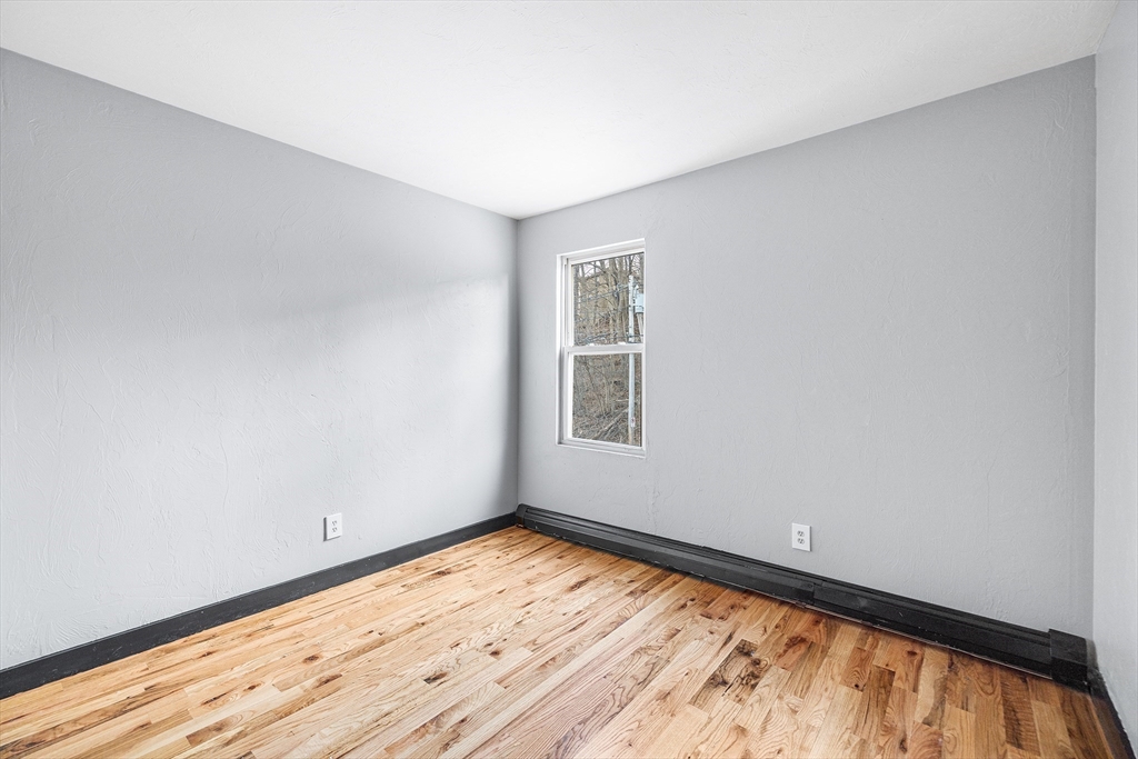 2 bed, 1 bath apartment for rent at 76 Sherman Unit 2, Gardner — photo 4 of 15