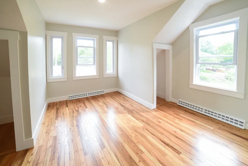 3 bed, 1 bath apartment for rent at 76 Slades Corner Unit 2, Dartmouth — photo 5 of 8