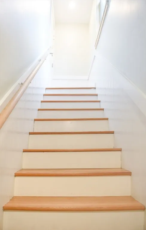 3 bed, 1 bath apartment for rent at 76 Slades Corner Unit 2, Dartmouth — photo 6 of 8