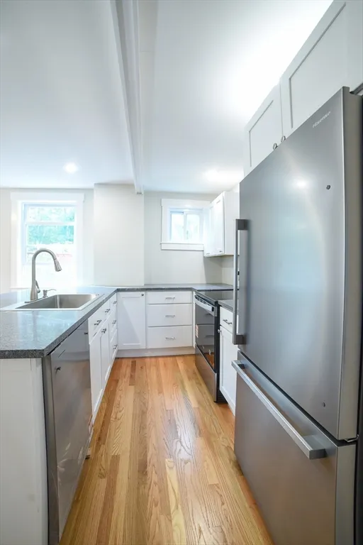 3 bed, 1 bath apartment for rent at 76 Slades Corner Unit 2, Dartmouth — photo 4 of 8