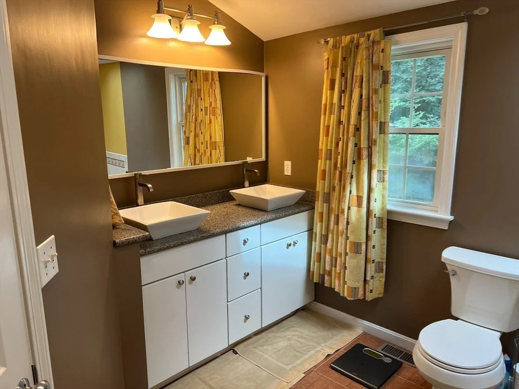 4 bed, 3 bath apartment for rent at 76 Stagecoach Rd, East Holliston — photo 16 of 37