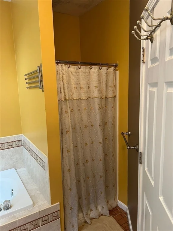 4 bed, 3 bath apartment for rent at 76 Stagecoach Rd, East Holliston — photo 15 of 37