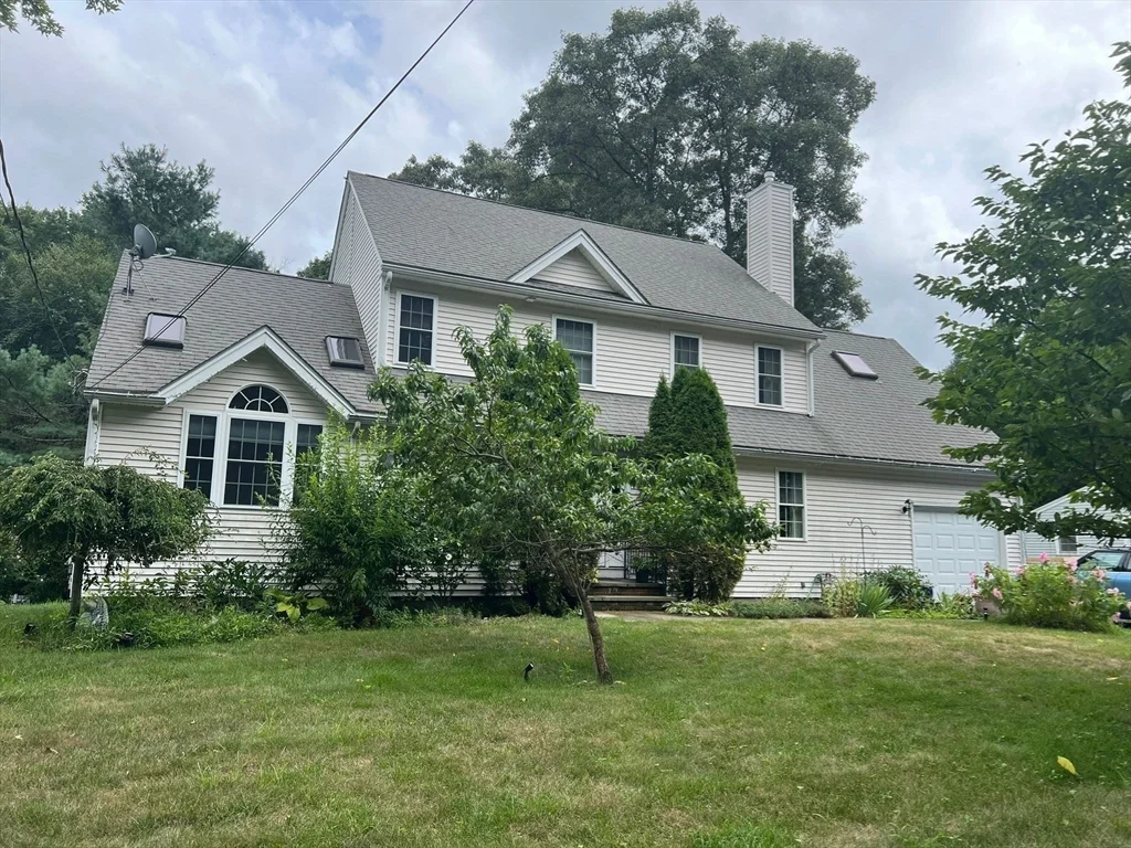 4 bed, 3 bath apartment for rent at 76 Stagecoach Rd, East Holliston — photo 1 of 37