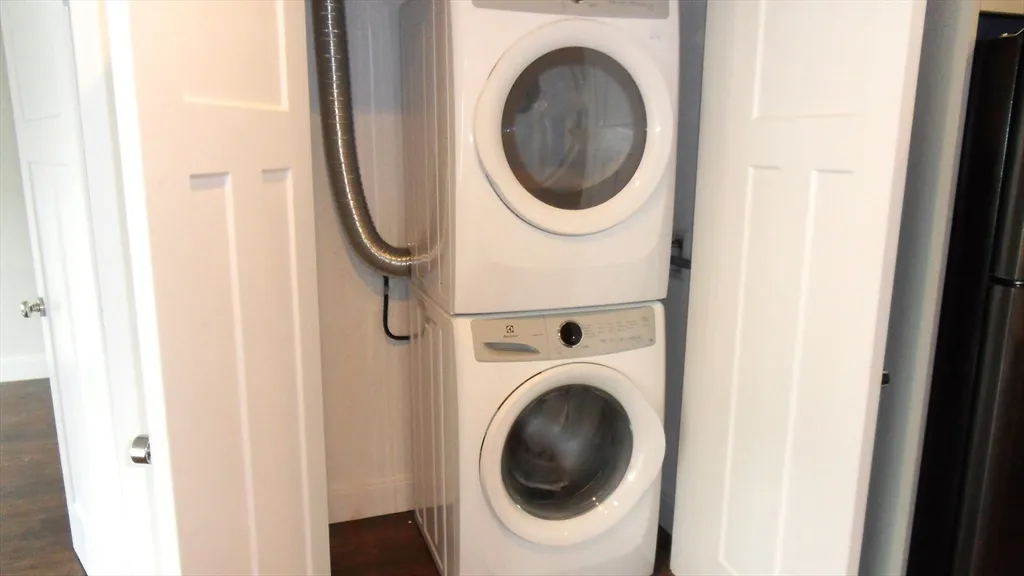 1 bed, 1 bath apartment for rent at 76 Stonley Rd Unit 24, Jamaica Plain — photo 8 of 14