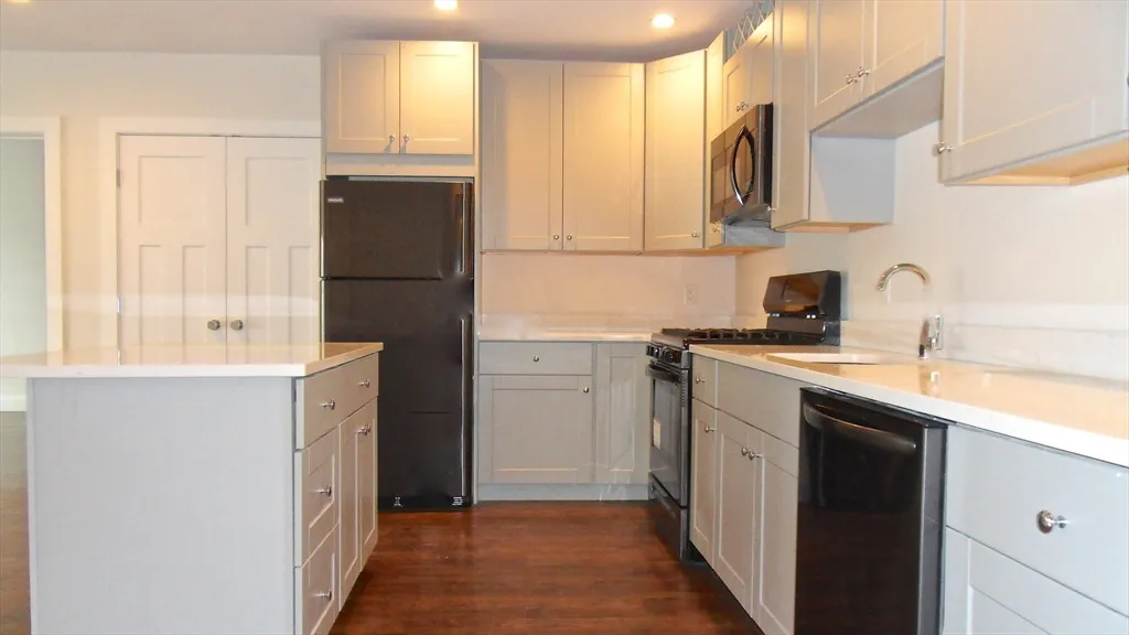 1 bed, 1 bath apartment for rent at 76 Stonley Rd Unit 24, Jamaica Plain — photo 9 of 14