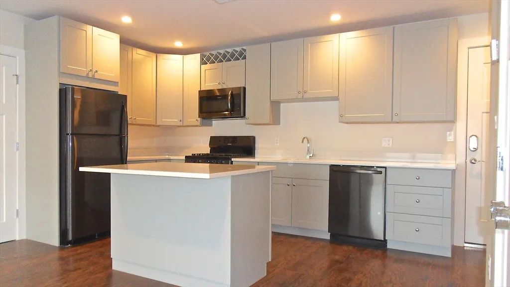 1 bed, 1 bath apartment for rent at 76 Stonley Rd Unit 24, Jamaica Plain — photo 7 of 14