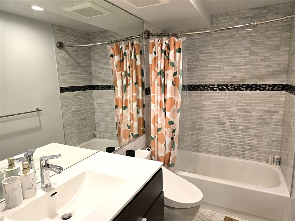 2 bed, 2 bath apartment for rent at 76 W Rutland Sq Unit 304, South End — photo 7 of 19