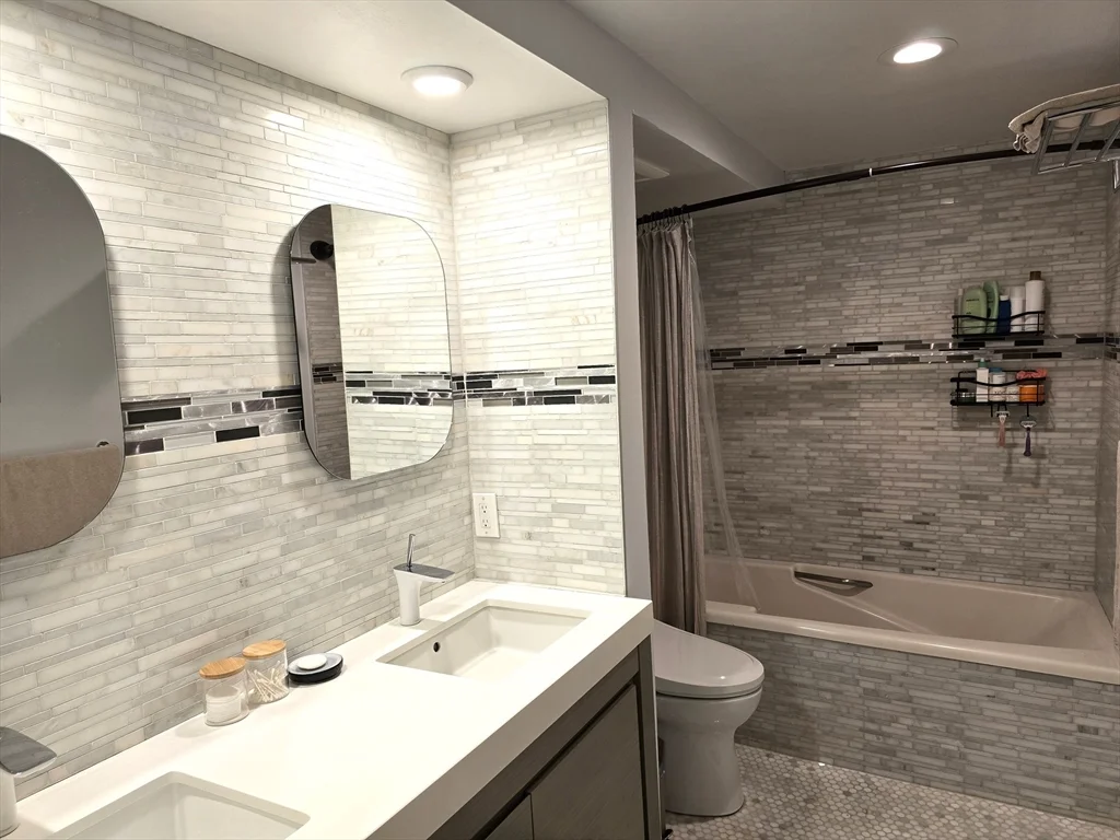 2 bed, 2 bath apartment for rent at 76 W Rutland Sq Unit 304, South End — photo 8 of 19