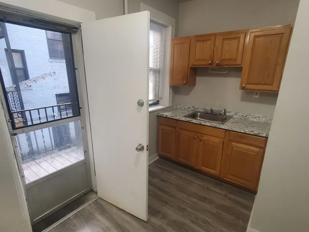 1 bed, 1 bath apartment for rent at 76 Walnut Park Unit 1, Roxbury — photo 2 of 12