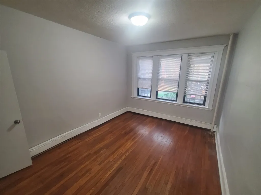 1 bed, 1 bath apartment for rent at 76 Walnut Park Unit 1, Roxbury — photo 7 of 12