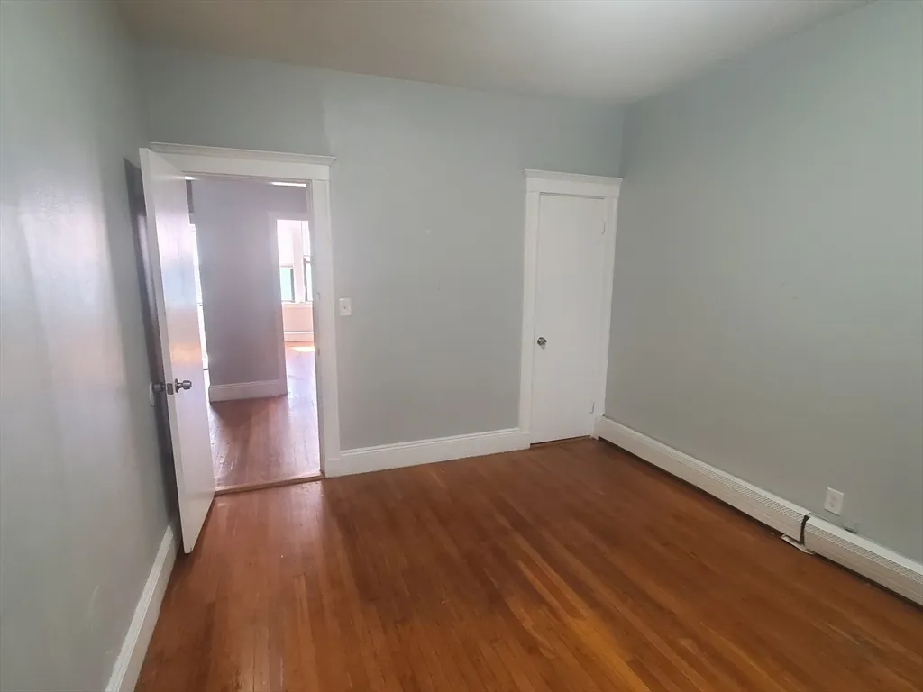 1 bed, 1 bath apartment for rent at 76 Walnut Park Unit 4, Roxbury — photo 5 of 9