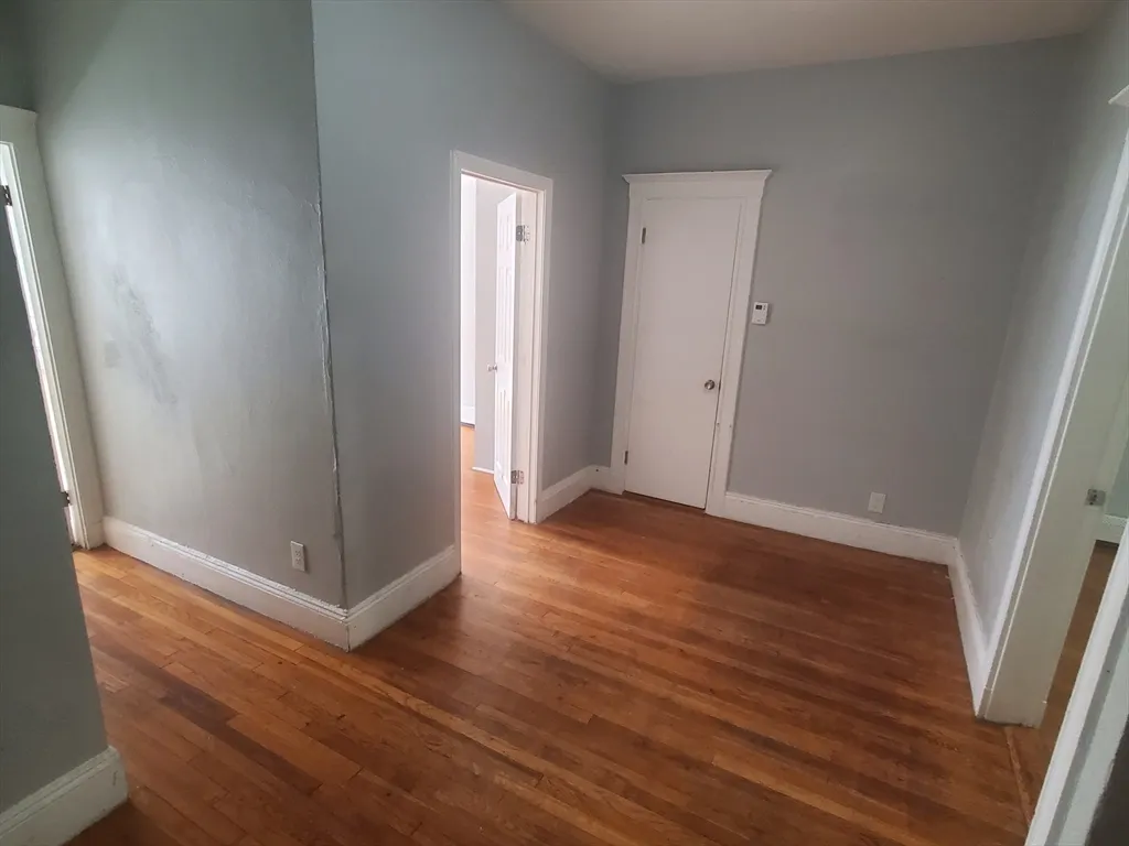 1 bed, 1 bath apartment for rent at 76 Walnut Park Unit 4, Roxbury — photo 8 of 9
