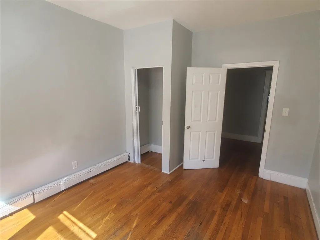 1 bed, 1 bath apartment for rent at 76 Walnut Park Unit 4, Roxbury — photo 6 of 9