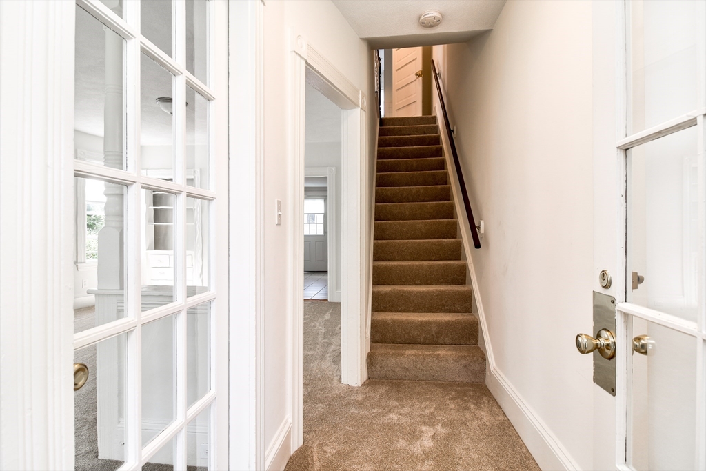 4 bed, 1 bath apartment for rent at 76 Walnut St Unit 76, Natick — photo 14 of 25