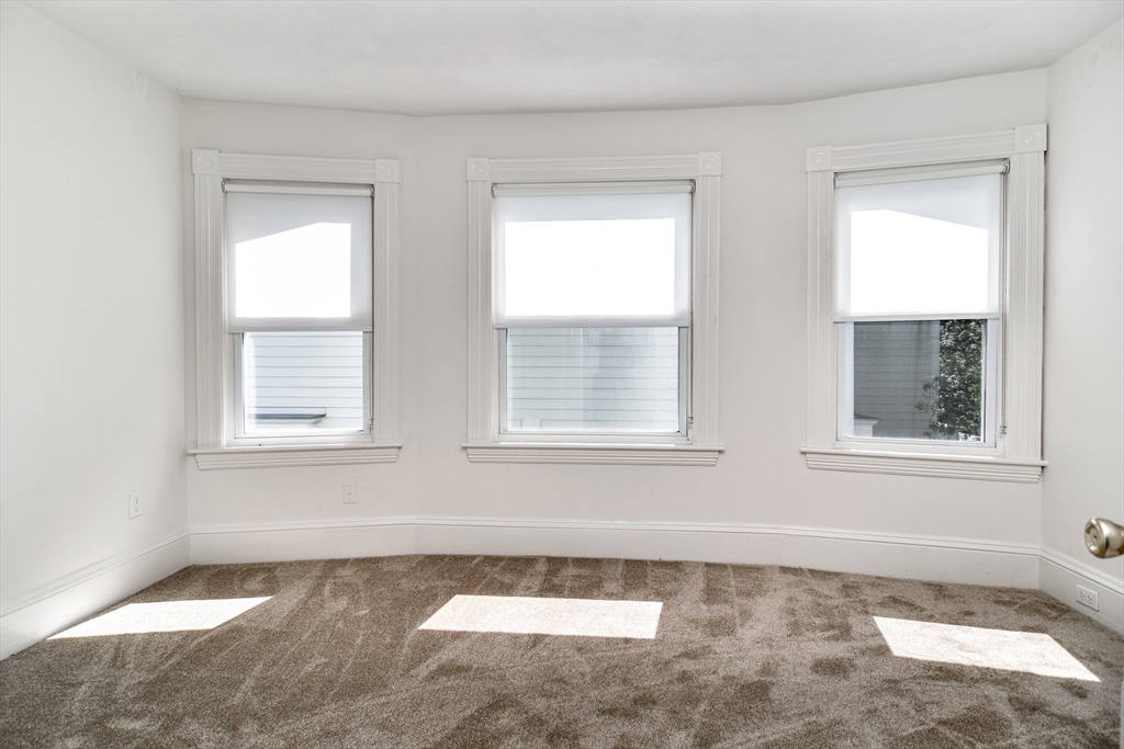 4 bed, 1 bath apartment for rent at 76 Walnut St Unit 76, Natick — photo 16 of 25