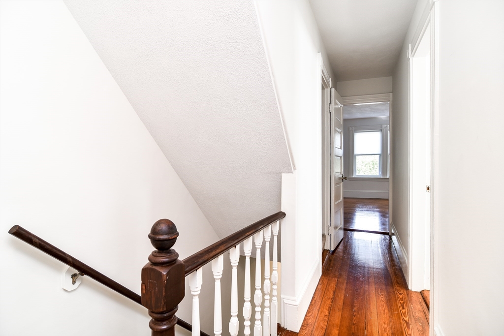 4 bed, 1 bath apartment for rent at 76 Walnut St Unit 76, Natick — photo 15 of 25