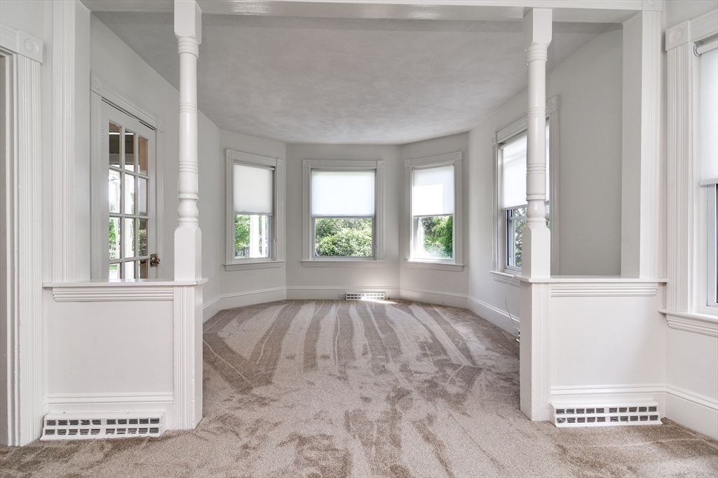 4 bed, 1 bath apartment for rent at 76 Walnut St Unit 76, Natick — photo 5 of 25