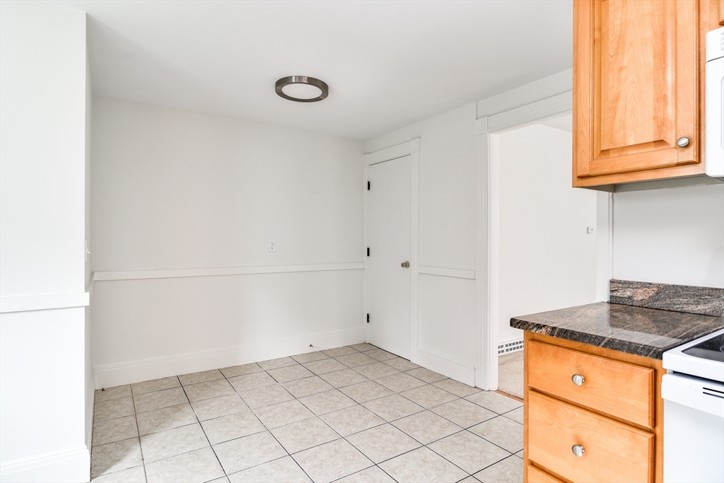 4 bed, 1 bath apartment for rent at 76 Walnut St Unit 76, Natick — photo 12 of 25