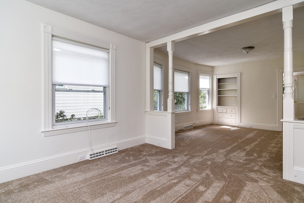 4 bed, 1 bath apartment for rent at 76 Walnut St Unit 76, Natick — photo 7 of 25