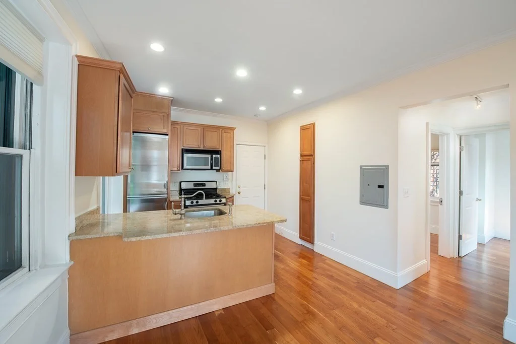 2 bed, 1 bath apartment for rent at 76 West Cedar St Unit 3R, Beacon Hill — photo 10 of 21