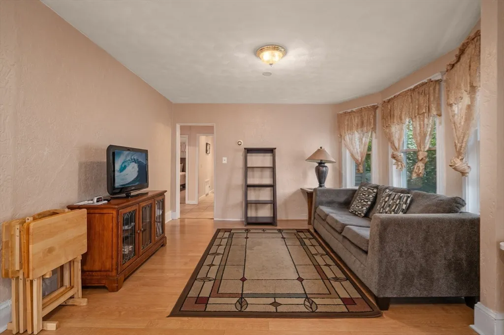 2 bed, 1 bath apartment for rent at 76 Windsor Rd Unit 1, Tufts University — photo 10 of 32