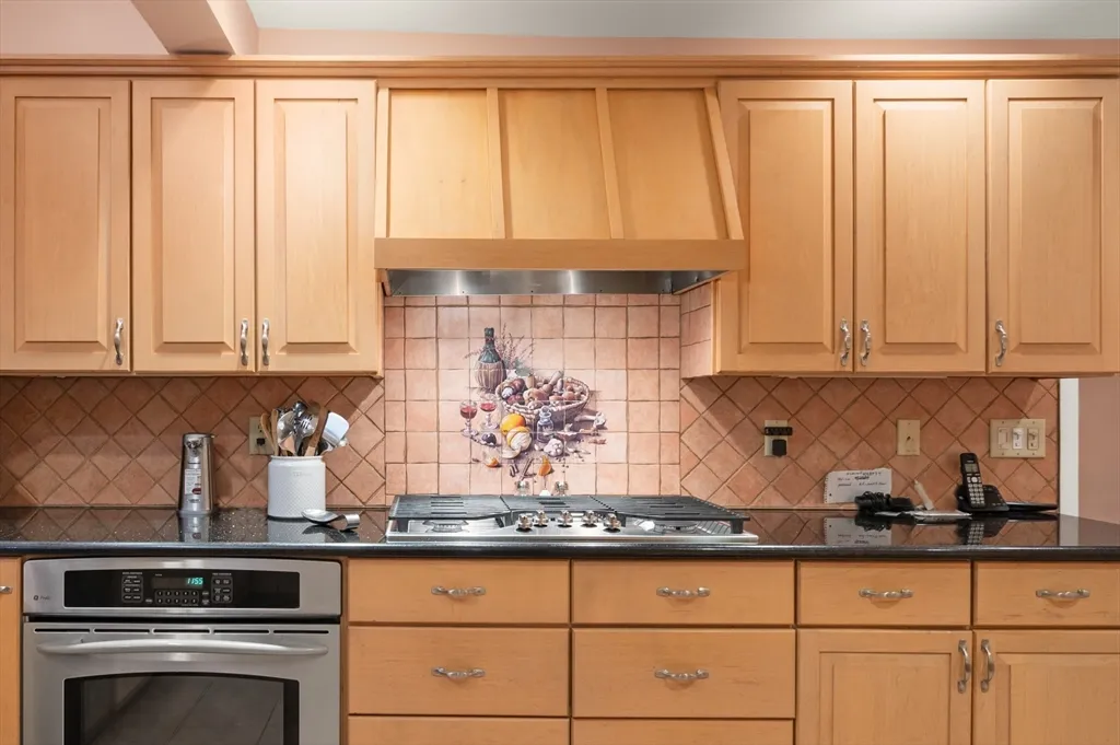 2 bed, 1 bath apartment for rent at 76 Windsor Rd Unit 1, Tufts University — photo 6 of 32