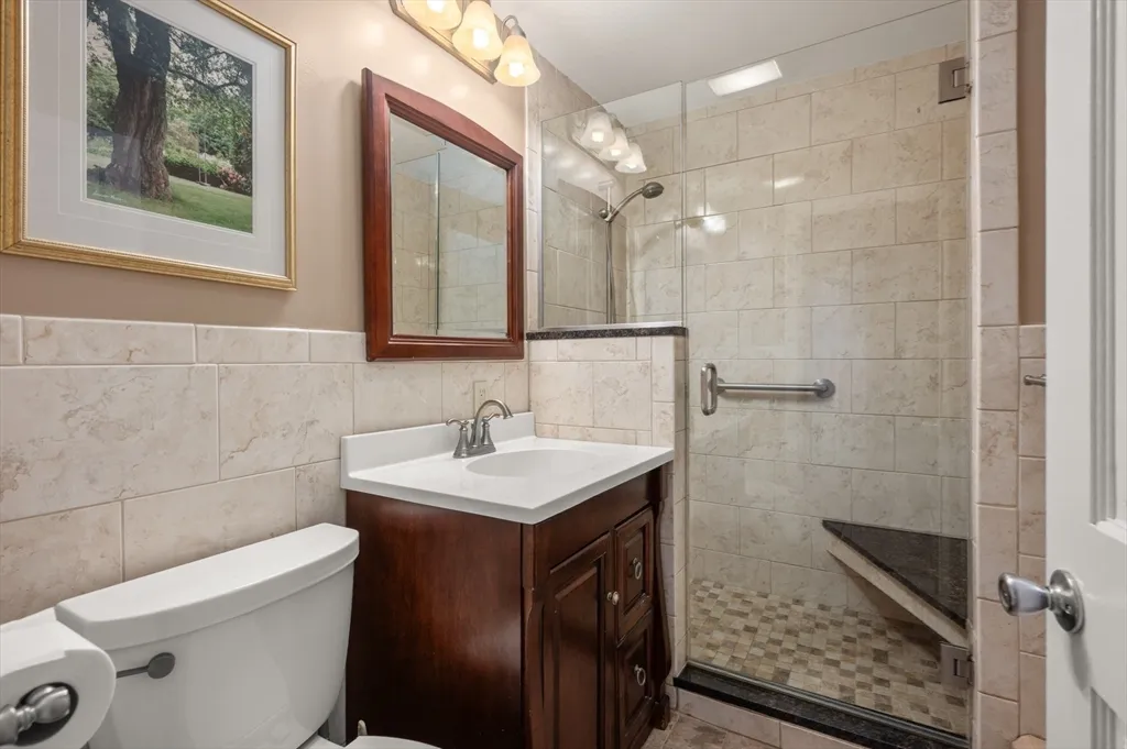 2 bed, 1 bath apartment for rent at 76 Windsor Rd Unit 1, Tufts University — photo 13 of 32