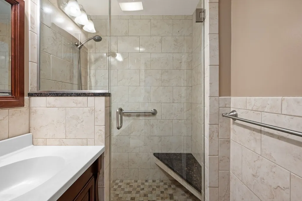 2 bed, 1 bath apartment for rent at 76 Windsor Rd Unit 1, Tufts University — photo 14 of 32