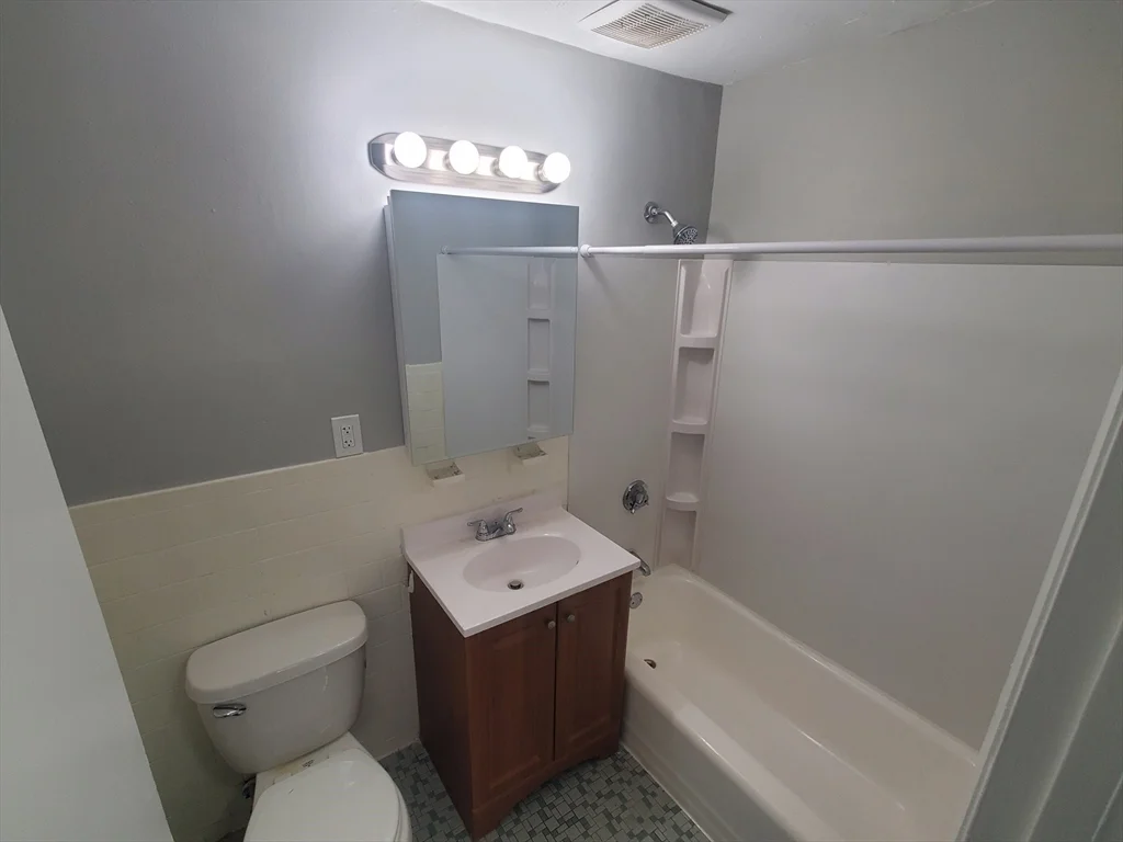2 bed, 1 bath apartment for rent at 760 Cummins Highway Unit 18, Mattapan — photo 12 of 16