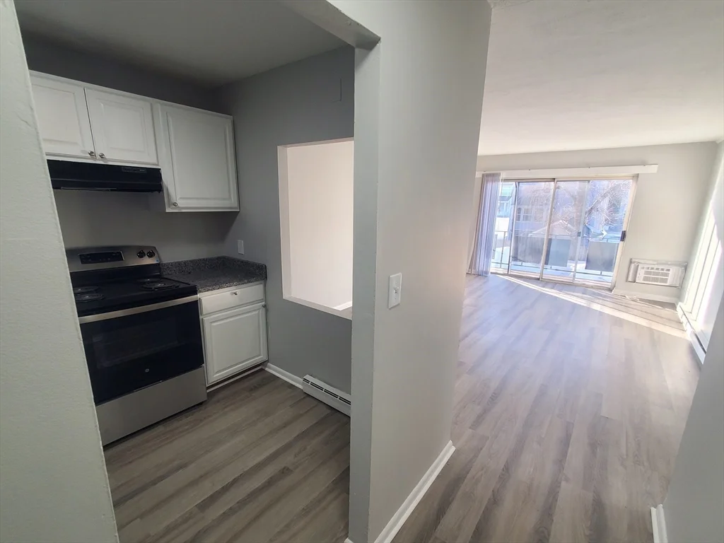 2 bed, 1 bath apartment for rent at 760 Cummins Highway Unit 18, Mattapan — photo 4 of 16