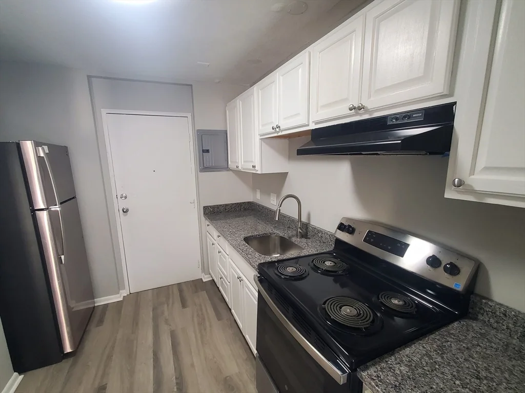2 bed, 1 bath apartment for rent at 760 Cummins Highway Unit 18, Mattapan — photo 2 of 16