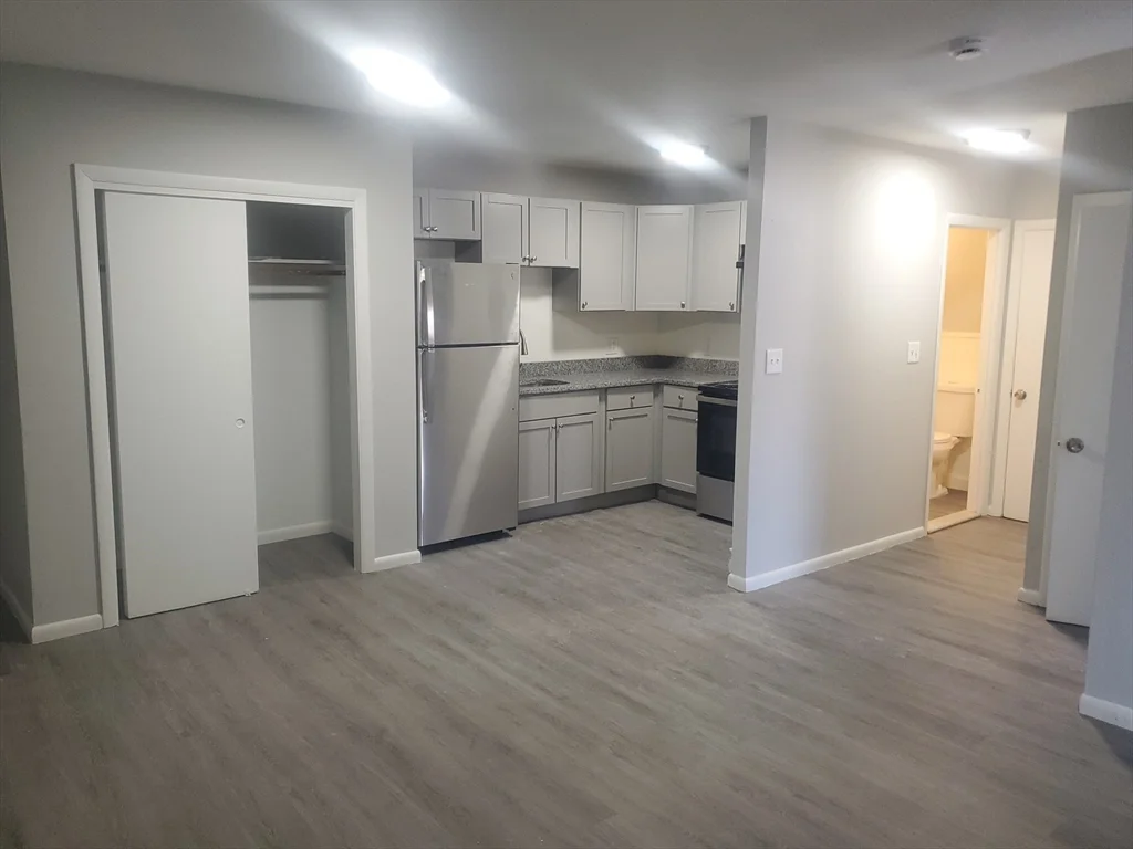 2 bed, 1 bath apartment for rent at 760 Cummins Highway Unit 26, Mattapan — photo 2 of 18