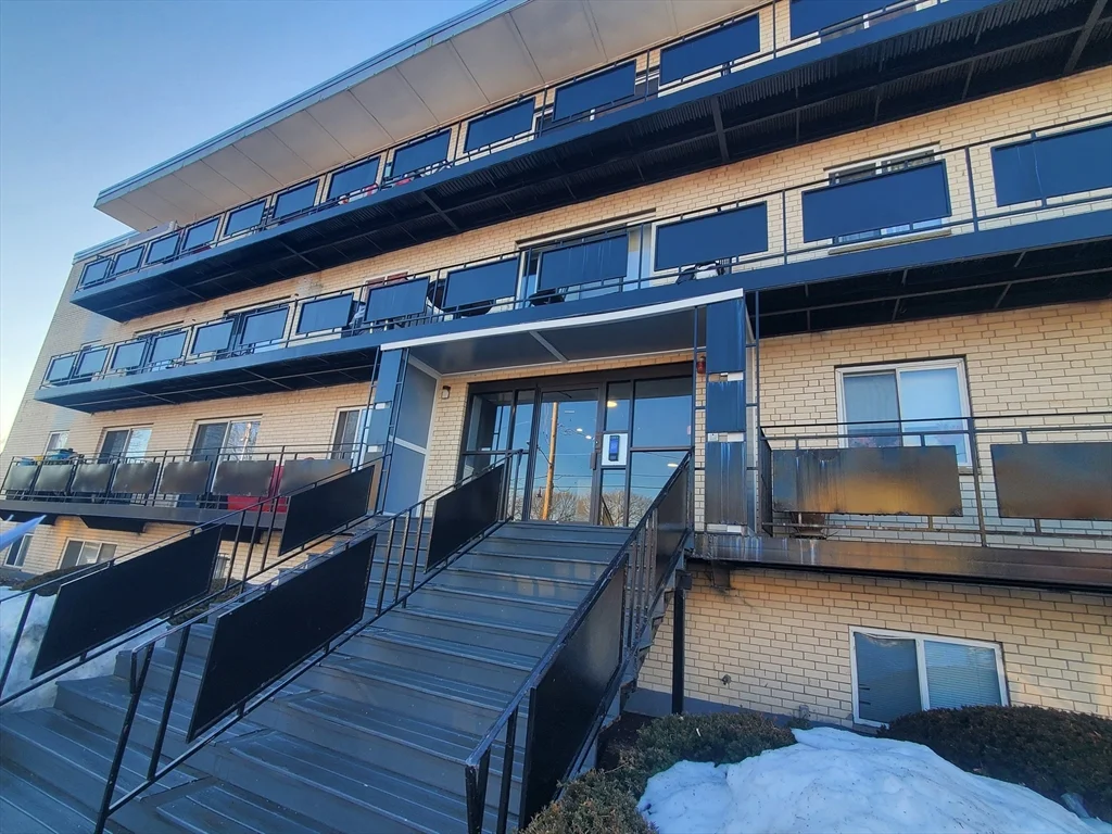 2 bed, 1 bath apartment for rent at 760 Cummins Highway Unit 28, Mattapan — photo 13 of 18