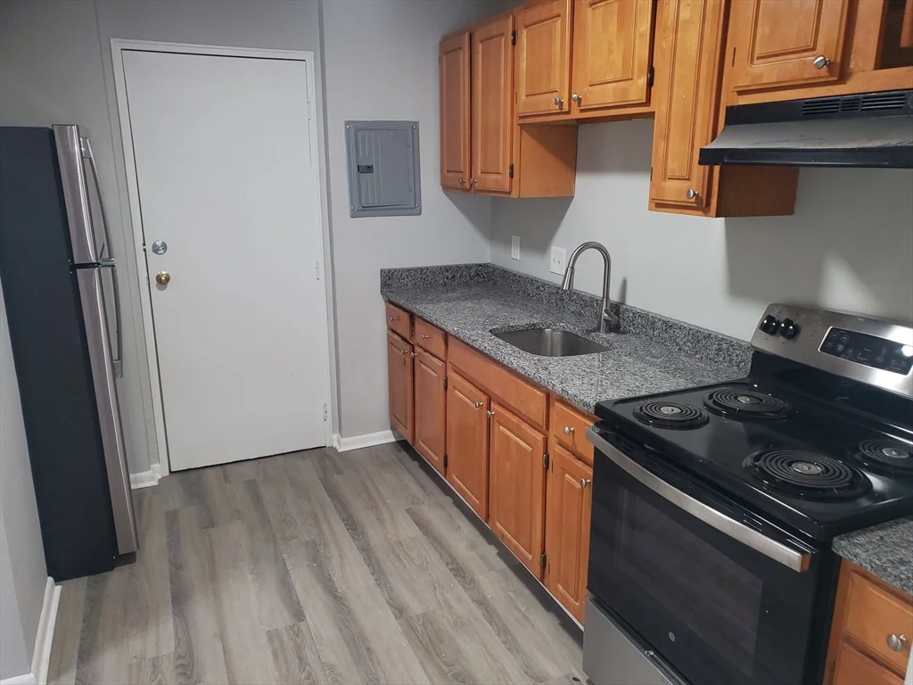 2 bed, 1 bath apartment for rent at 760 Cummins Highway Unit 28, Mattapan — photo 3 of 18