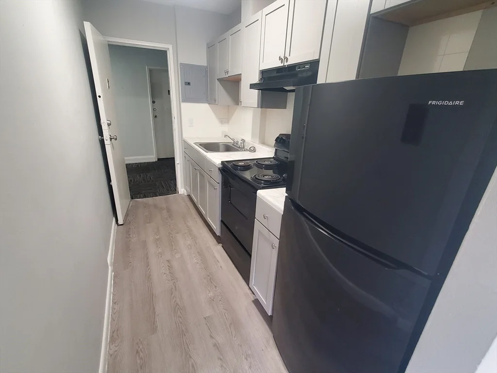 Studio bed, 1 bath apartment for rent at 760 Cummins Highway Unit 34, Mattapan — photo 3 of 17