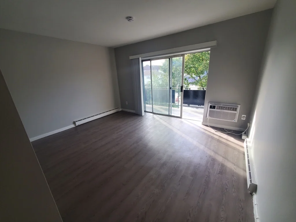 Studio bed, 1 bath apartment for rent at 760 Cummins Highway Unit 34, Mattapan — photo 4 of 17