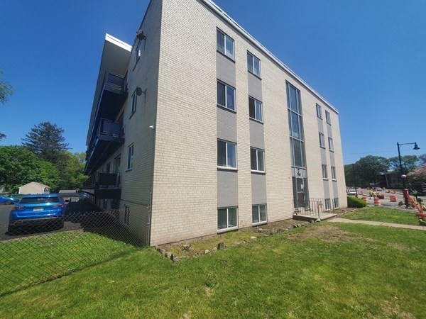 2 bed, 1 bath apartment for rent at 760 Cummins Highway Unit 9, Mattapan — photo 17 of 17