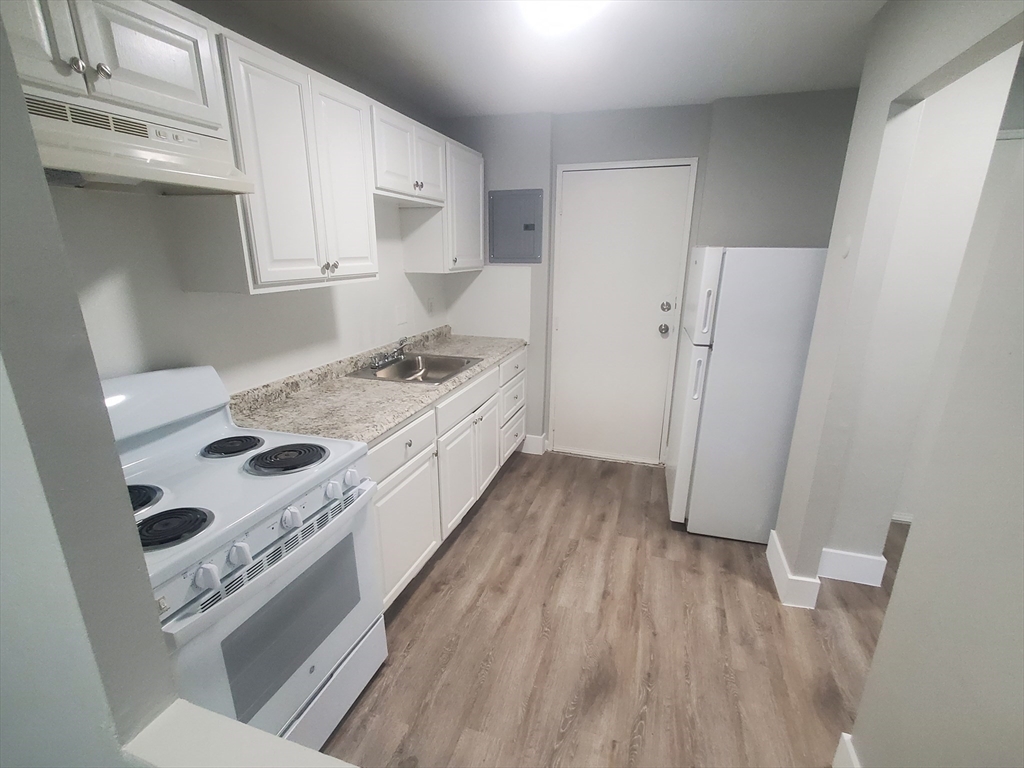 2 bed, 1 bath apartment for rent at 760 Cummins Highway Unit 9, Mattapan — photo 2 of 17