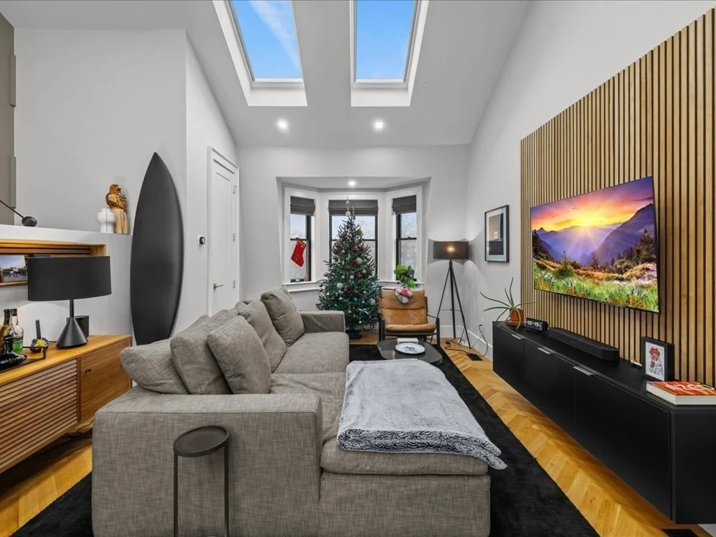 4 bed, 2 bath apartment for rent at 760 E Broadway Unit U:2, South Boston — photo 5 of 39
