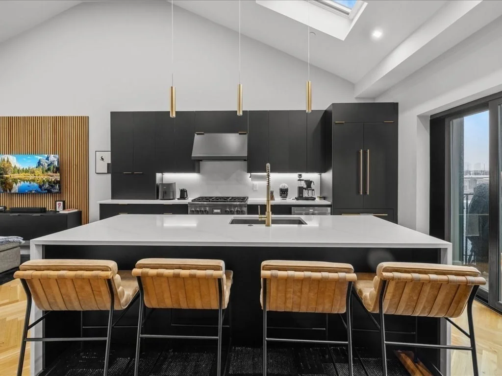 4 bed, 2 bath apartment for rent at 760 E Broadway Unit U:2, South Boston — photo 8 of 39