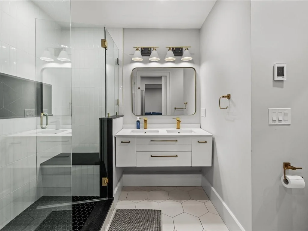 4 bed, 2 bath apartment for rent at 760 E Broadway Unit U:2, South Boston — photo 24 of 39