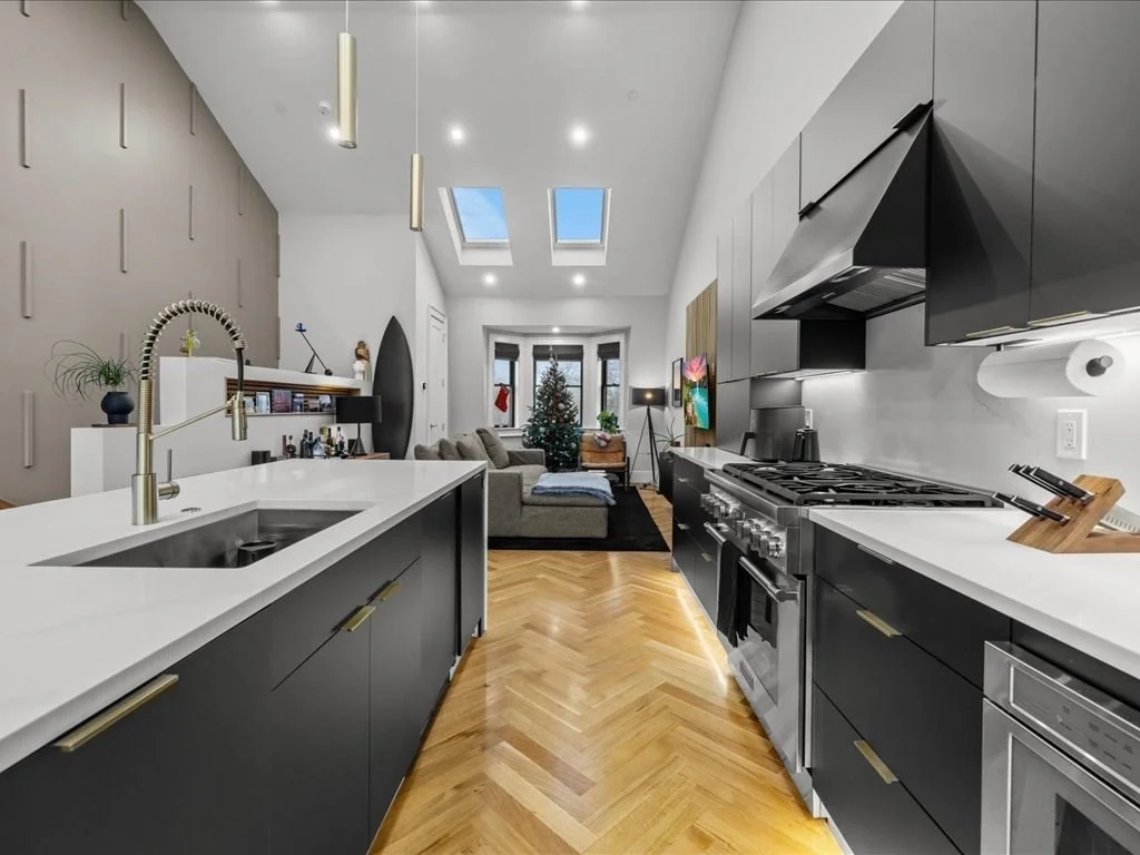 4 bed, 2 bath apartment for rent at 760 E Broadway Unit U:2, South Boston — photo 4 of 39