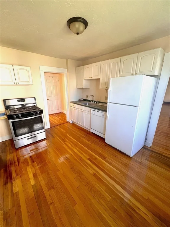 2 bed, 1 bath apartment for rent at 760 Hancock Unit 1, Quincy — photo 4 of 9