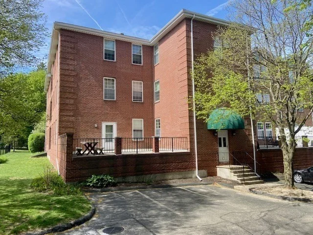2 bed, 2 bath apartment for rent at 760 Highland Ave Unit 7, Needham — photo 3 of 14