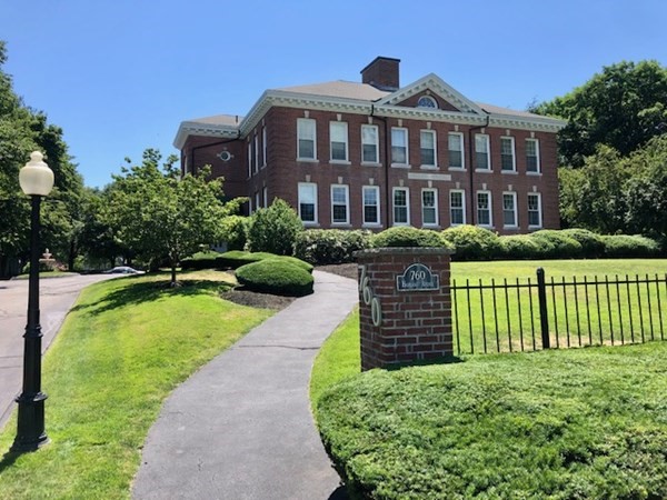 2 bed, 2 bath apartment for rent at 760 Highland Ave Unit 7, Needham