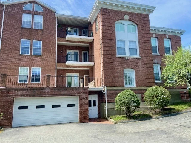 2 bed, 2 bath apartment for rent at 760 Highland Ave Unit 7, Needham — photo 2 of 14
