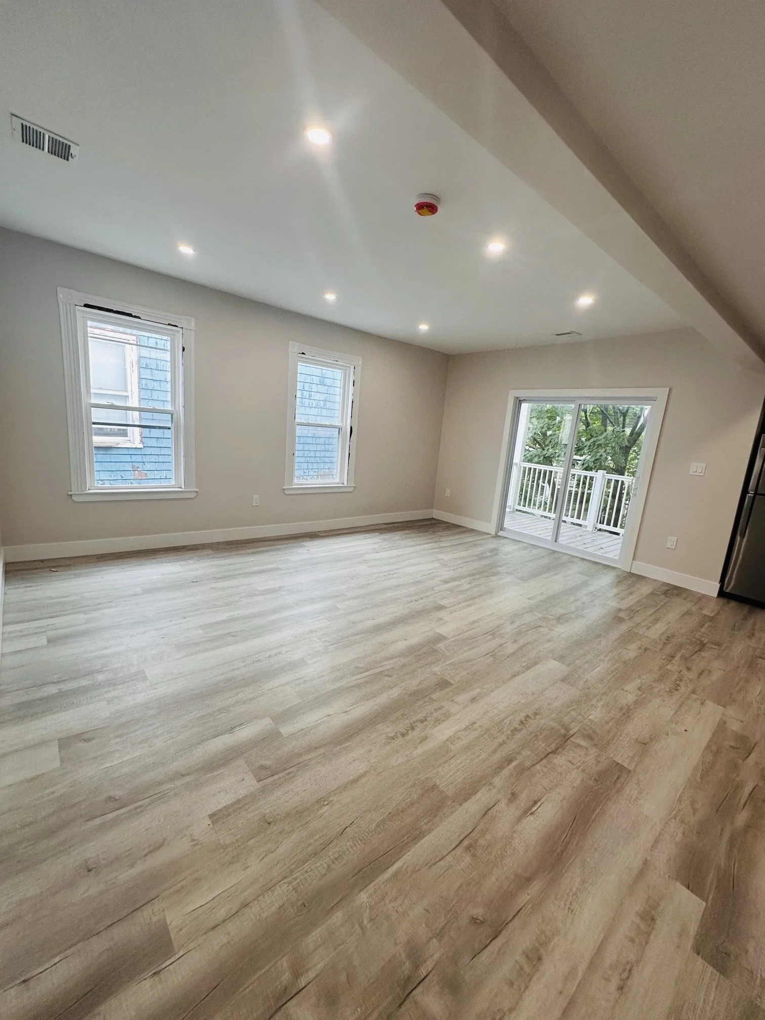 4 bed, 2 bath apartment for rent at 761 Columbia Rd Unit 3, Dorchester — photo 4 of 6