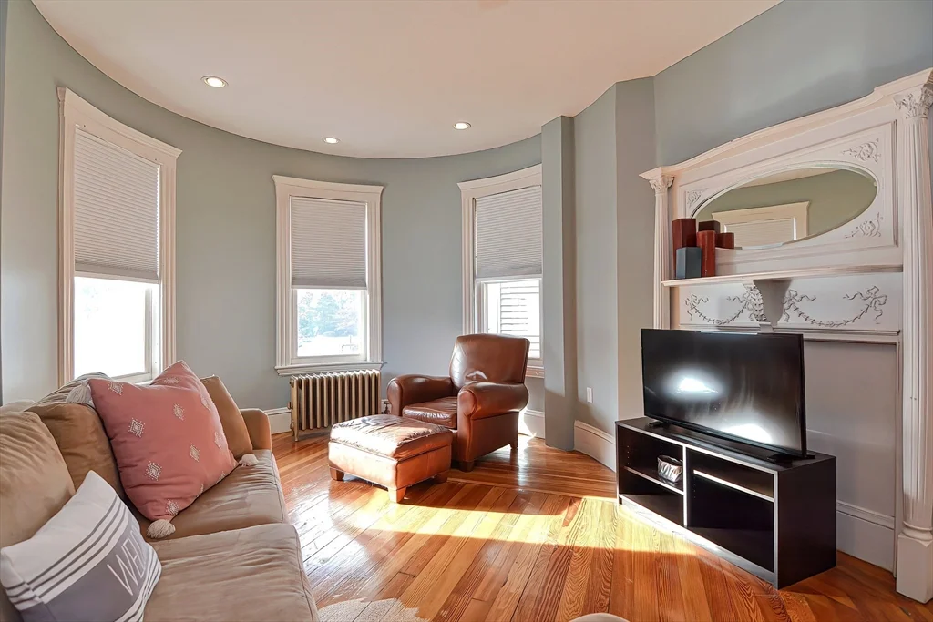 3 bed, 1 bath apartment for rent at 762 Columbia Rd Unit 1, Dorchester — photo 8 of 29